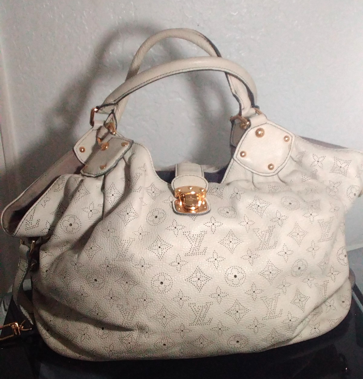 Louis Vuitton Mahina Purse