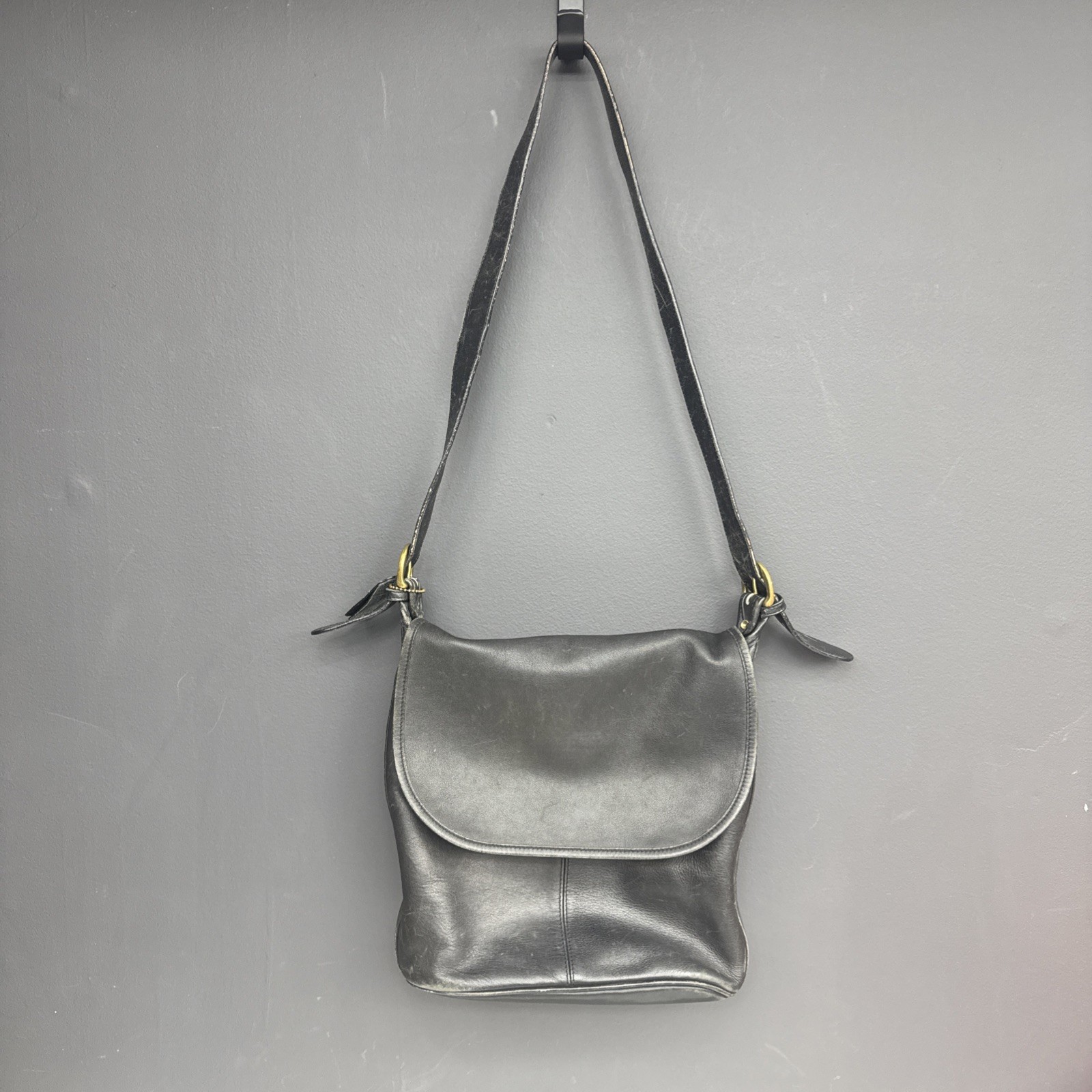 Vintage COACH Whitney 4115 Black Leather Shoulder Bag crossbody purse bucket