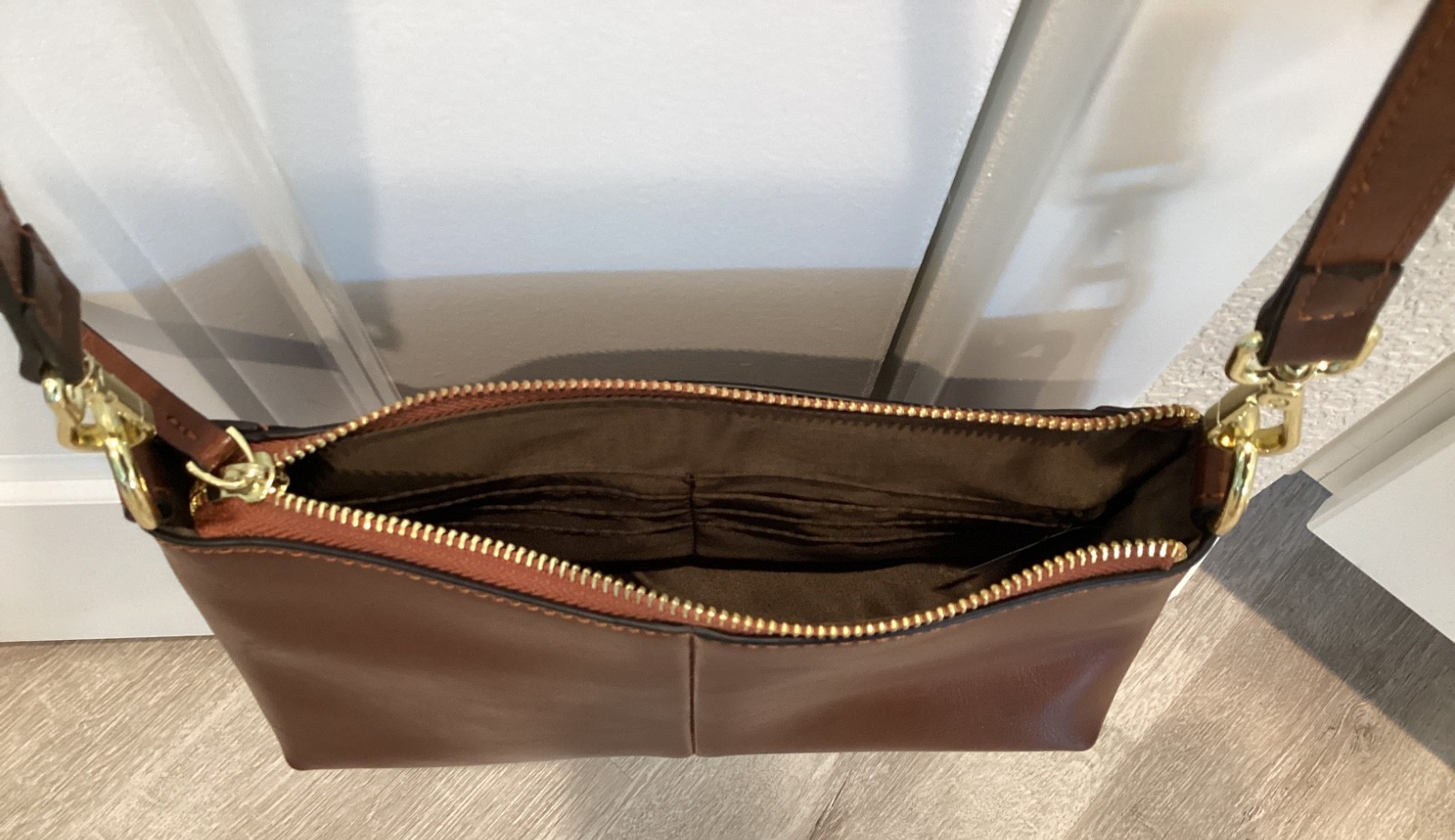 Kattee Leather Cognac Brown Crossbody Bag Purse w/ Adjustable Strap Zip Top