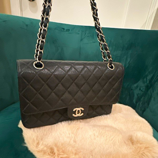 CHANEL Classic Black Quilted Flap Shoulder Bag CC Logo Turn Lock Chain Strap