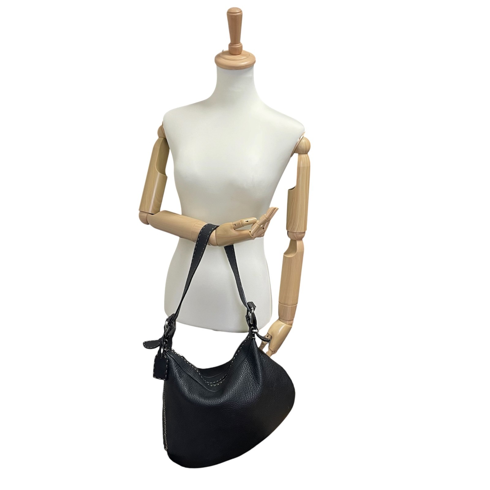 Fendi Selleria Hobo One Shoulder bag Leather Handbag Black Y2K Authentic