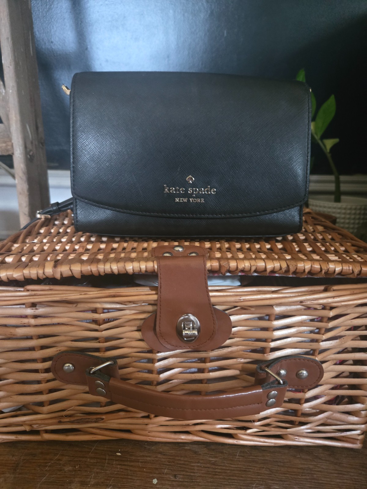 Kate Spade New York Laurel Way Greer Crossbody Shoulder Bag – Black