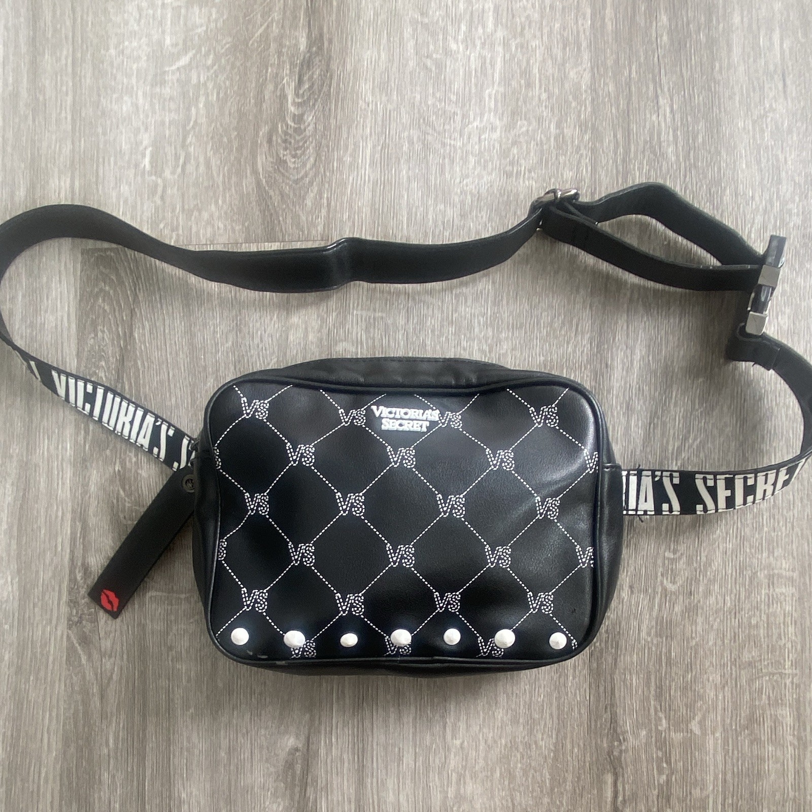 Victoria’s Secret Quilted Logo Small Black Crossbody Bag Zip Adjustable Strap