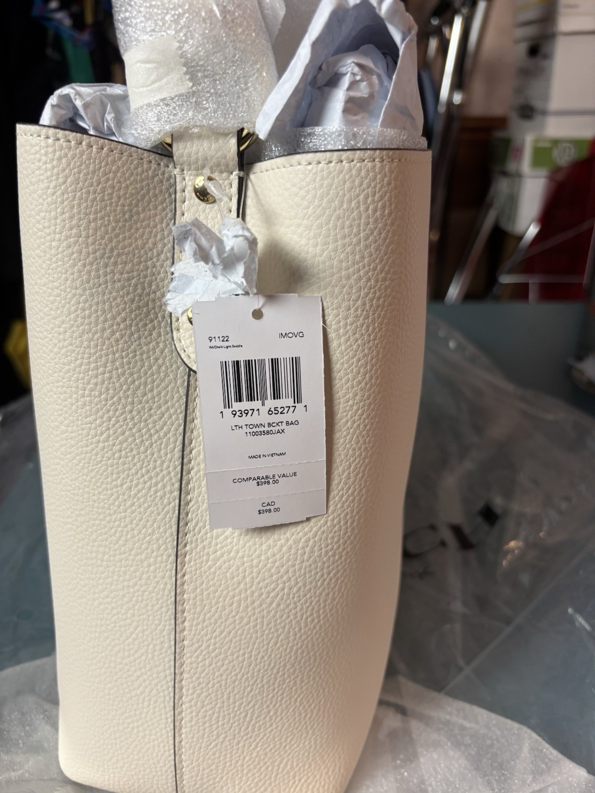 NWT Coach Leather Town Bucket Bag Shoulder Strap Gold Hardware #91122