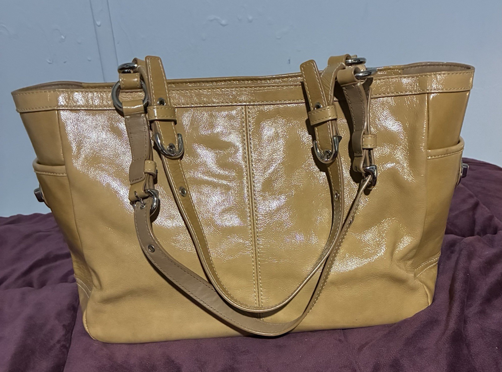 Coach Tan Patent Tote Zip Silver Hardware Blue Lining Double Handles Bag