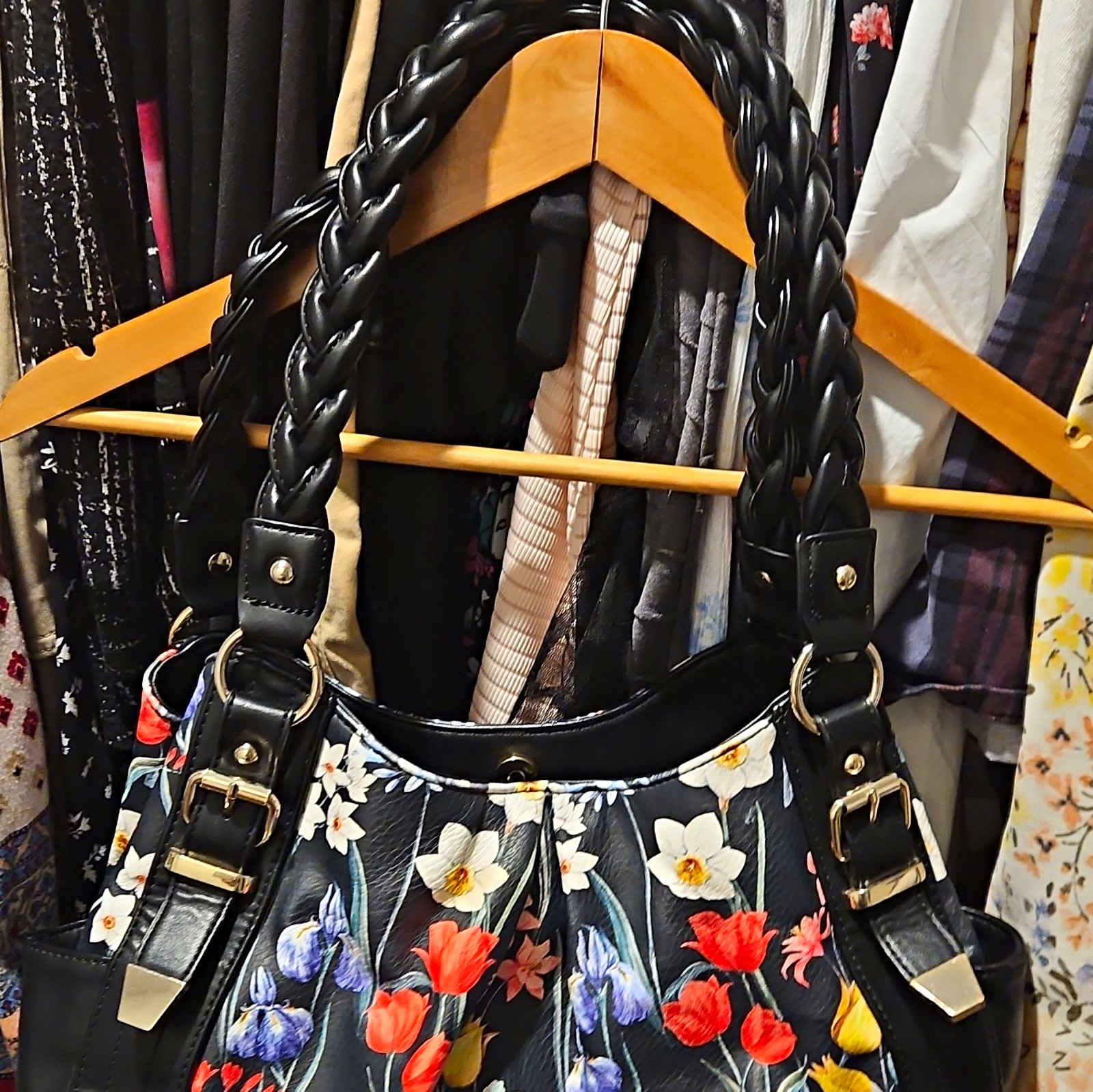 Apt. 9 Floral Black/Multicolor Shoulder Bag Gold Hardware Zip/Magnetic Pockets