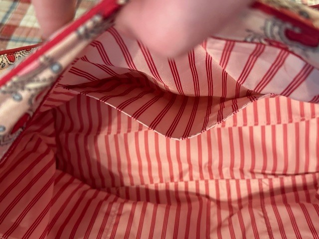 Vera Bradley Medium Red and Pink Heart-Theme Iconic Vera Tote Bag NWT