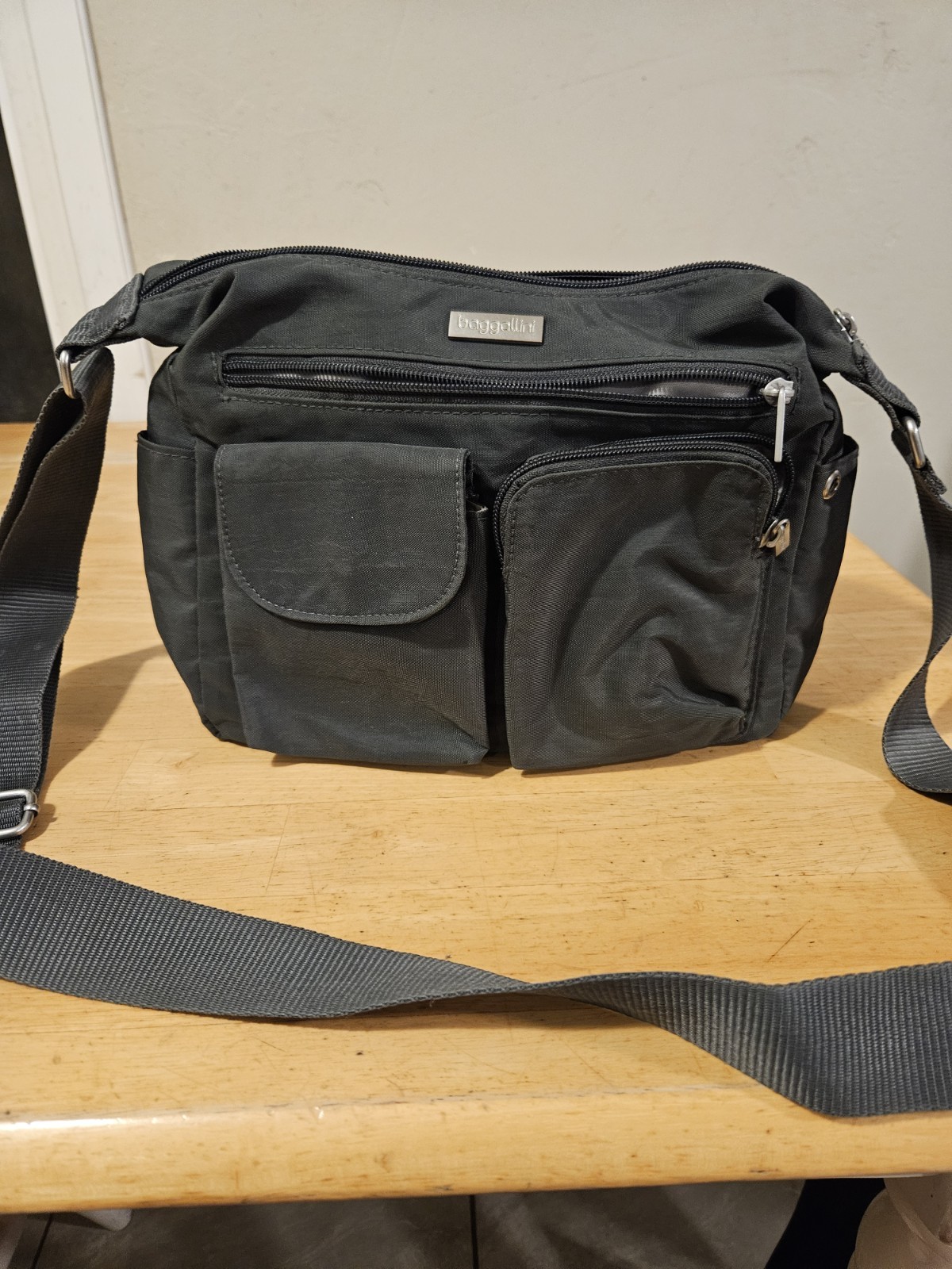 Baggallini Dark Grey Shoulder Bag Zip/Snap Closure Multiple Pockets Women