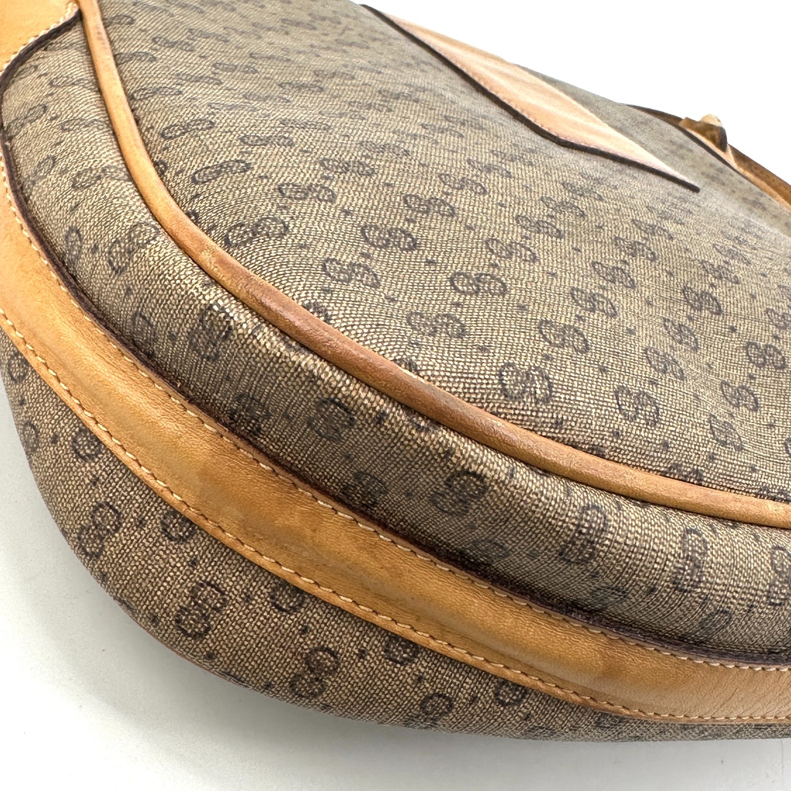 Vintage Gucci Micro GG PVC Leather Crossbody Shoulder Bag Beige Purse Authentic