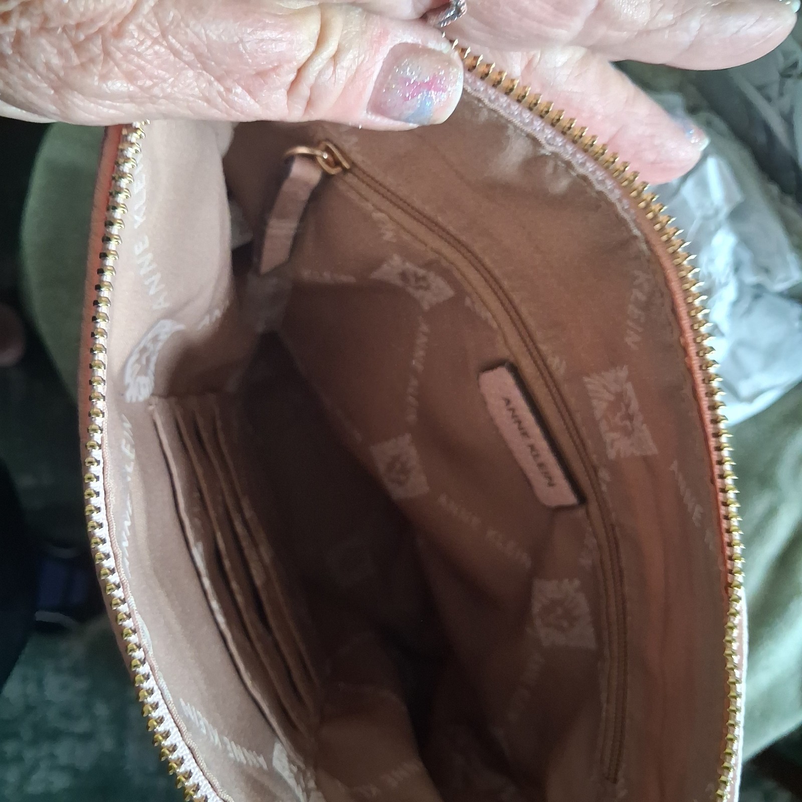 Anne Klein Pink Pebbled Crossbody Traveler Bag Lion Leather Gold Hardware Purse