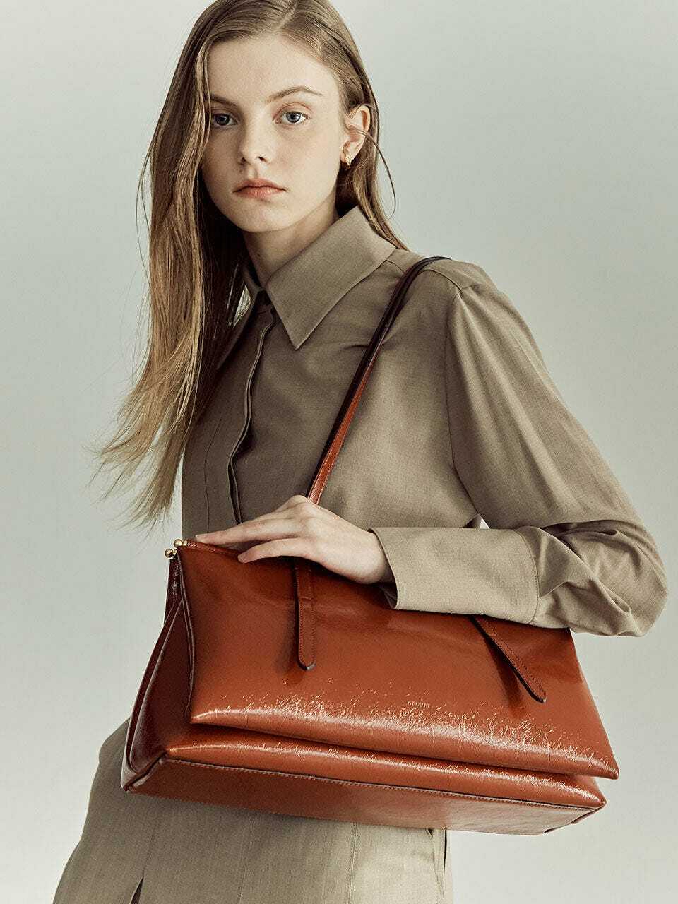 Loeuvre Sac de Sente Bag in Large, Cinnamon – comes with dust bag & tag