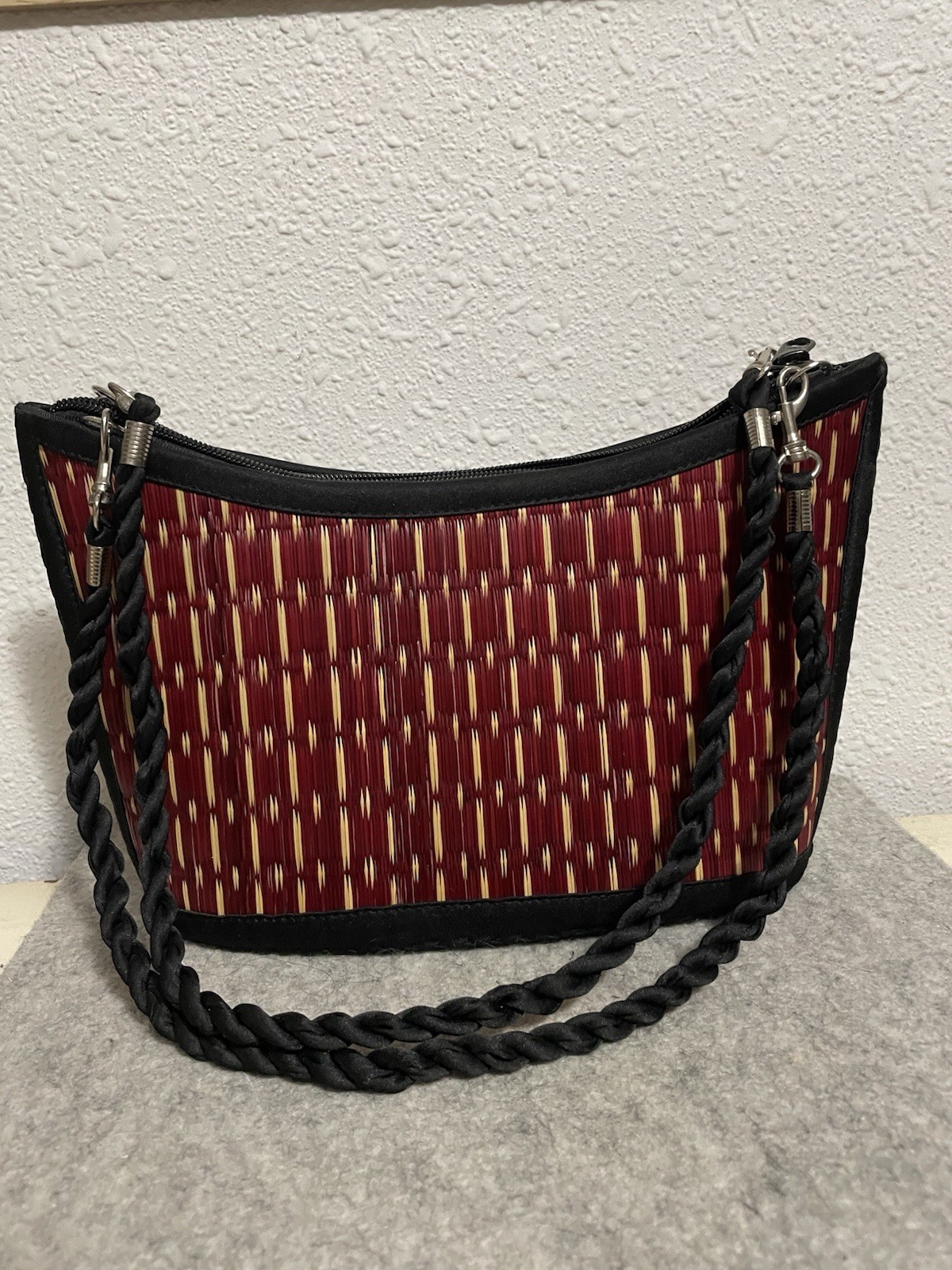 Burgundy/Black Trapezoid Shoulder Bag Zip Closure Detachable Strap, Lined