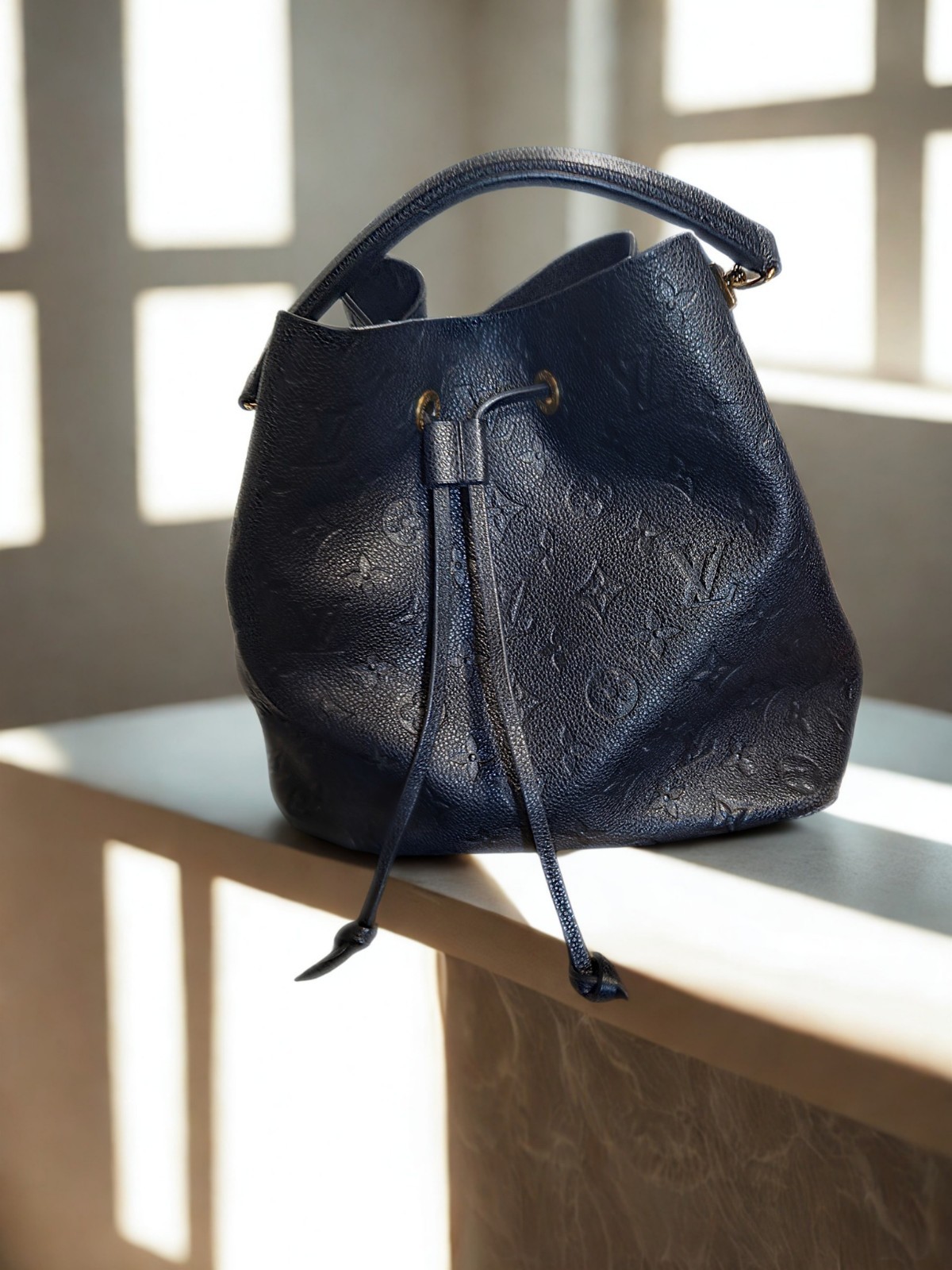 Louis Vuitton NéoNoé Bucket Bag Black Monogram Empreinte Leather Gold Hardware