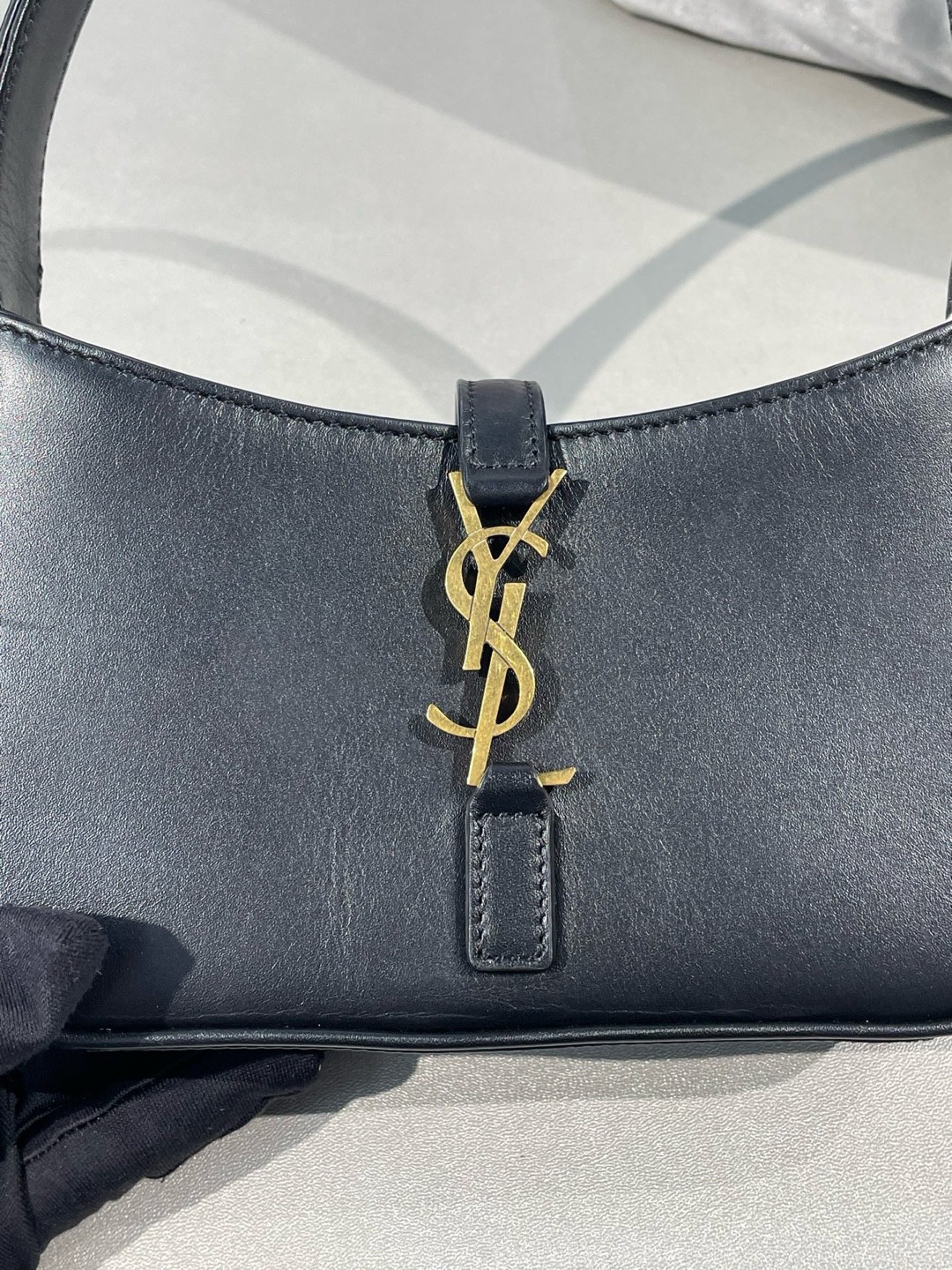 Saint laurent Pre-Owned Authentic Underarm Bag Black 19/11.5/4.5