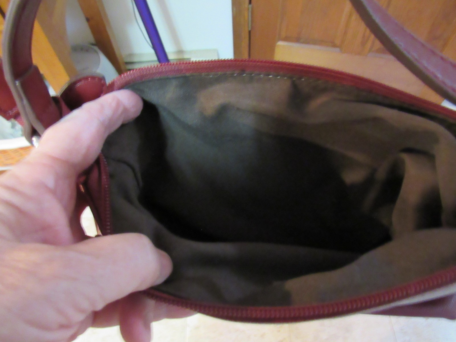 $75 Chaps Maroon Bag Faux Leather Shoulder Purse Travel Medium 11″W X 7″H X 3″D