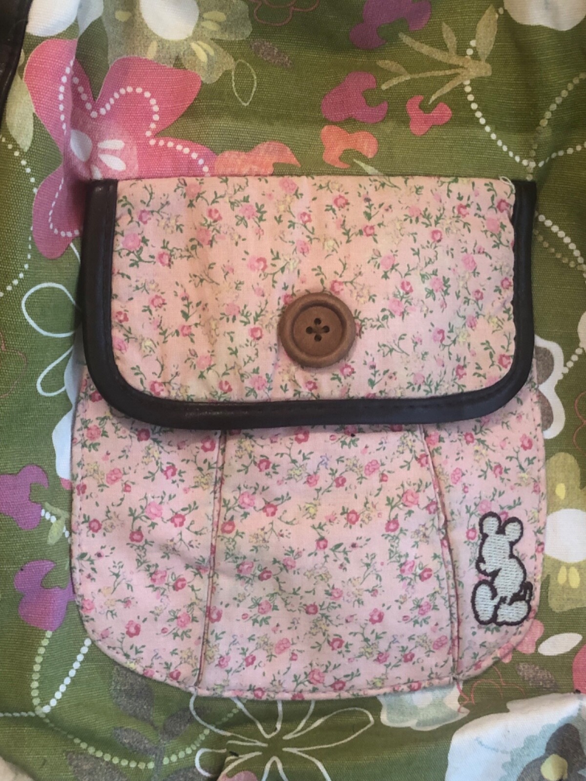 Authentic Disney Parks Mickey Mouse Floral Purse New without tags