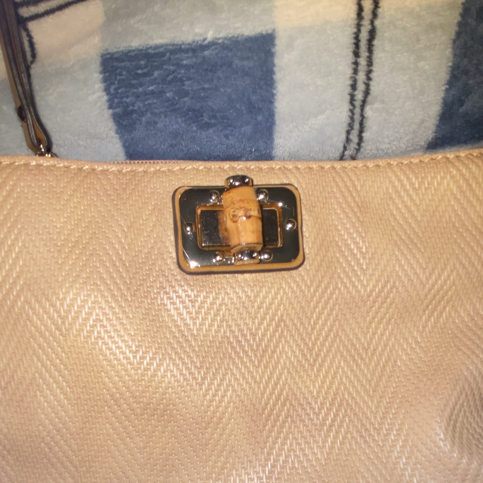 Sondra Roberts Beige/Tan Chevron Small Crossbody Zip/Mag Snap Adj Strap Silver