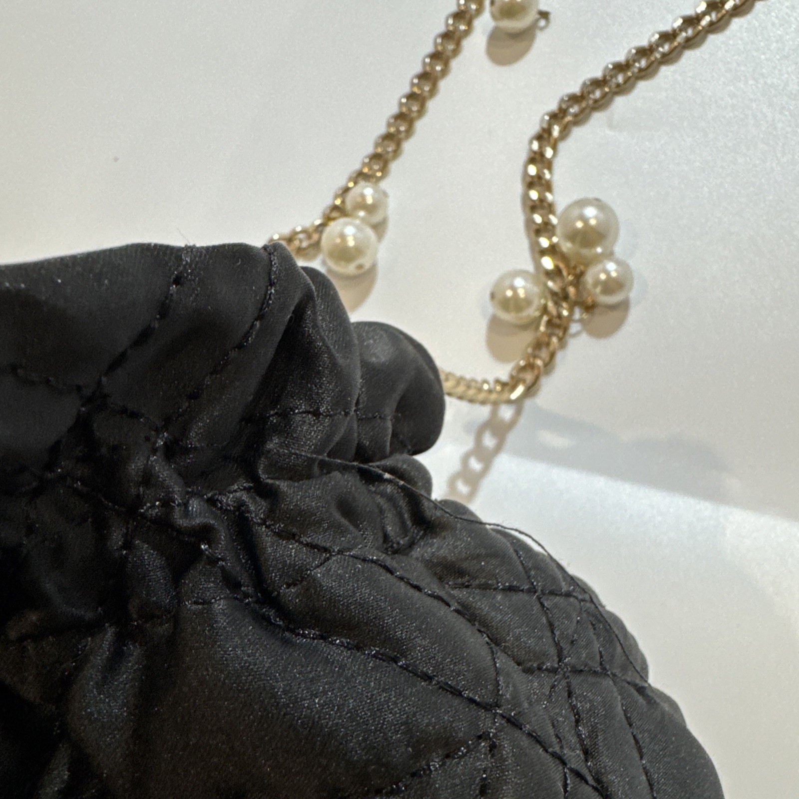 New Dillard’s Black QUILTED with Gold and Pearl Chain Purse Bag VERY NICE