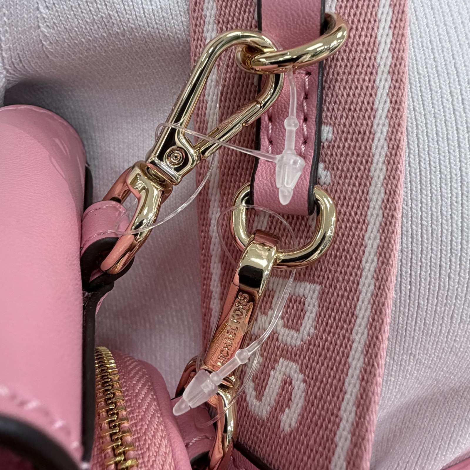 Michael Kors Jet Set 3in1 MD Crossbody with Tech Attached Leather Carnation