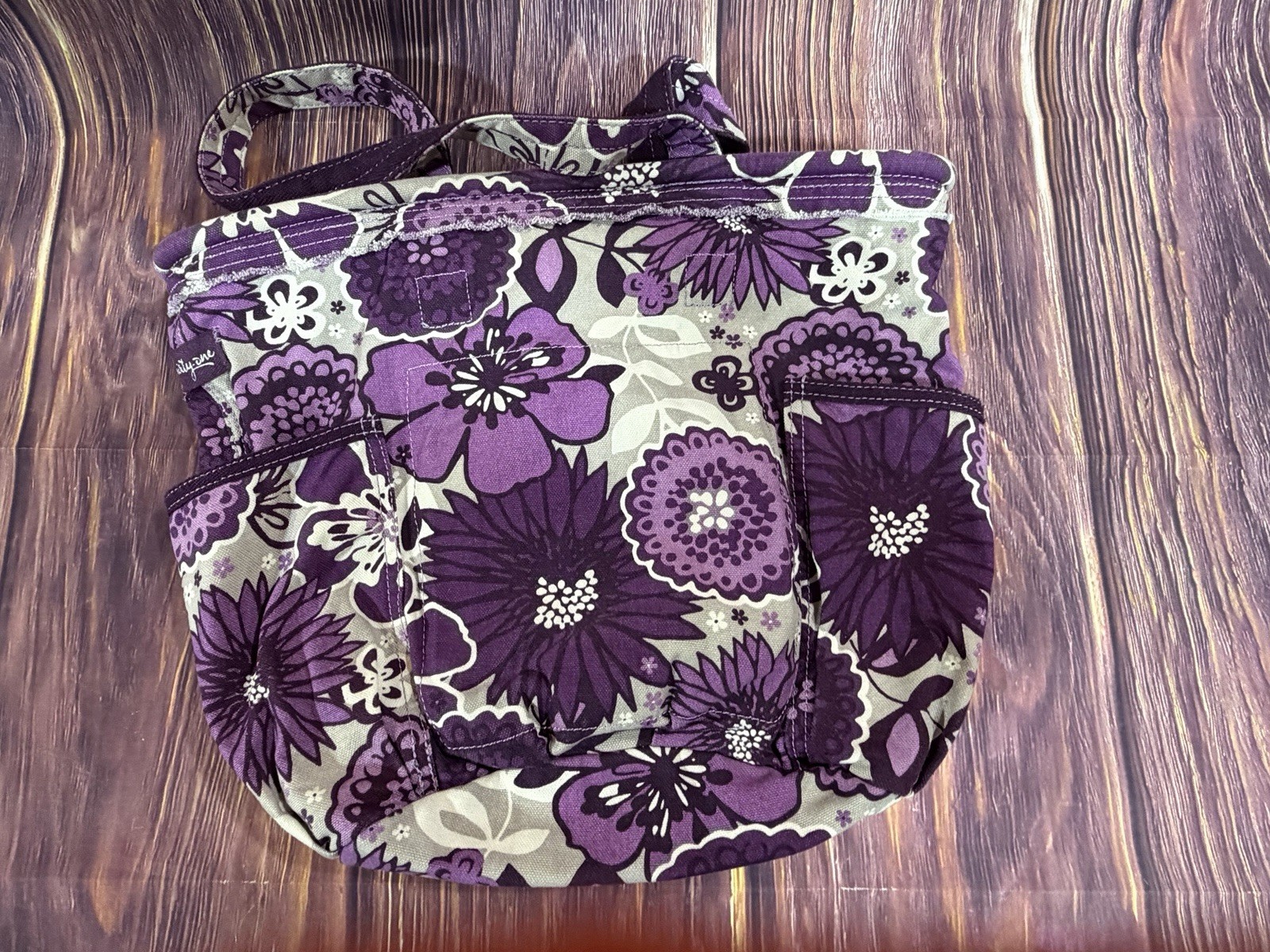 Thirty-One Retro Metro Bag in the retired Plum Awesome Blossom pattern