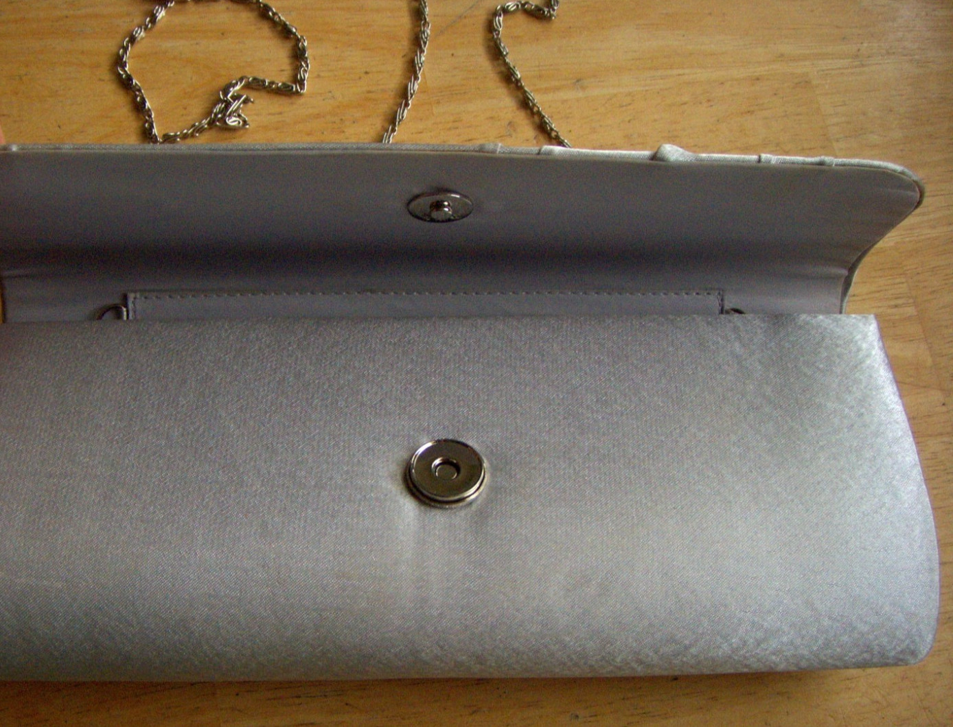 Camille LaVie Lt Gray Shiny Evening Bag w/ Rhinestones – Removable Chain Strap