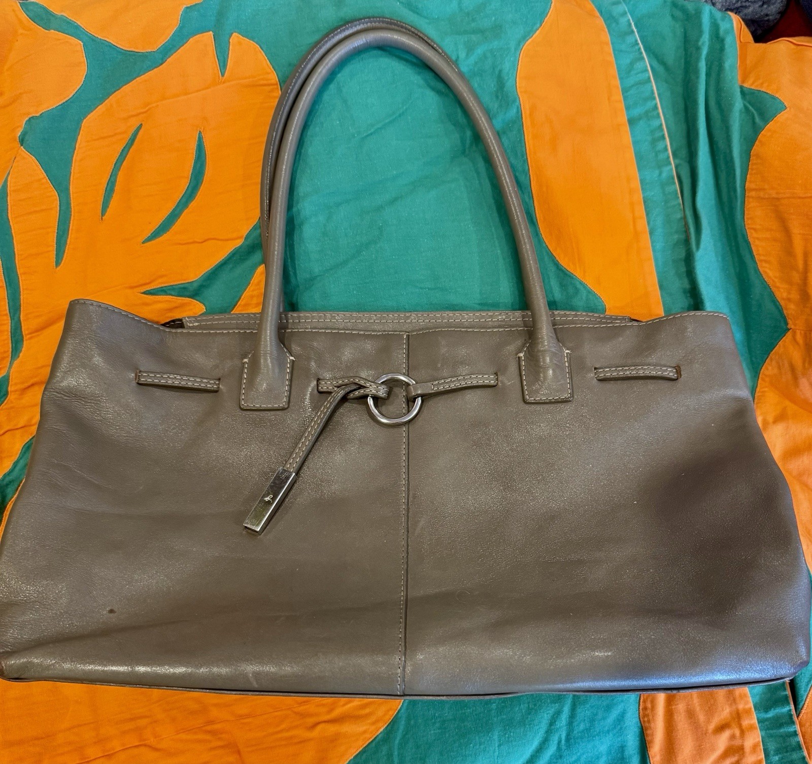 agnes b VOYAGE Khaki LEATHER Structured TOTE Silver O-Ring Detail Made/JAPAN EUC
