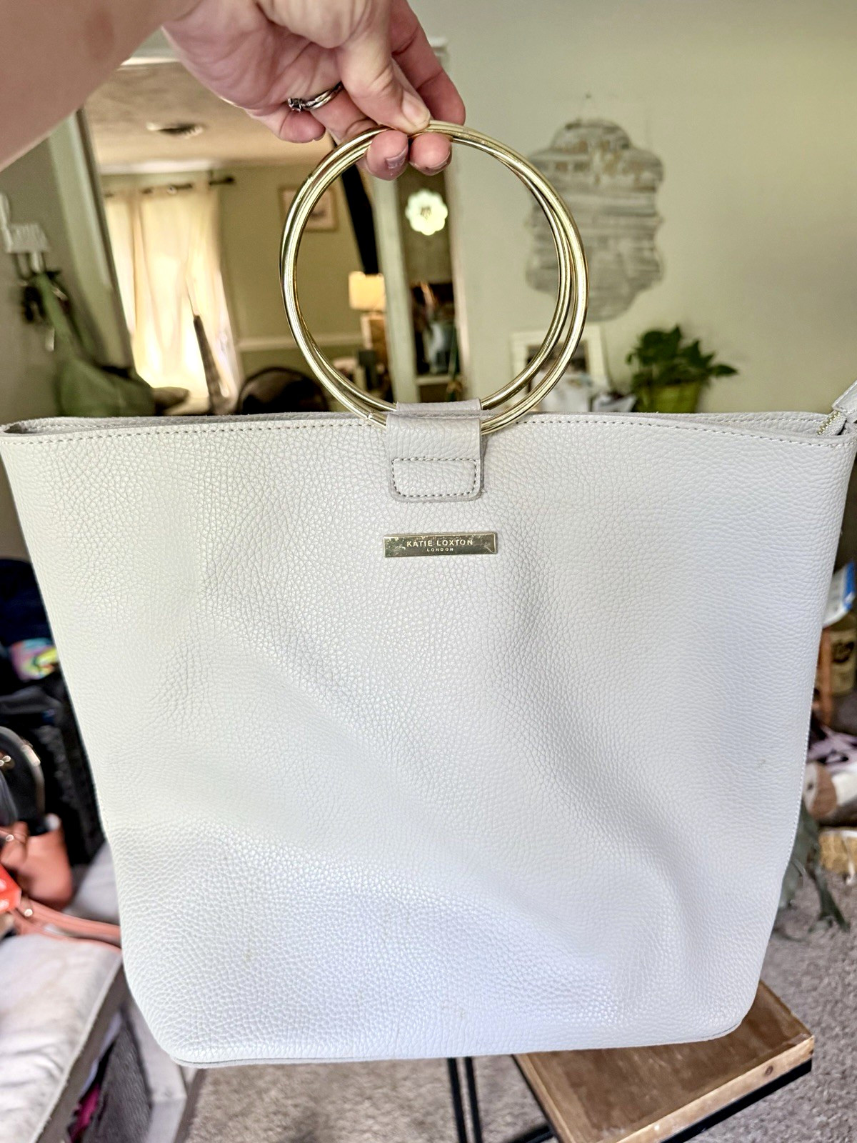 Katie Loxton Women’s White Pebbled Tote Bag Gold Ring Top Handle Zip Closure