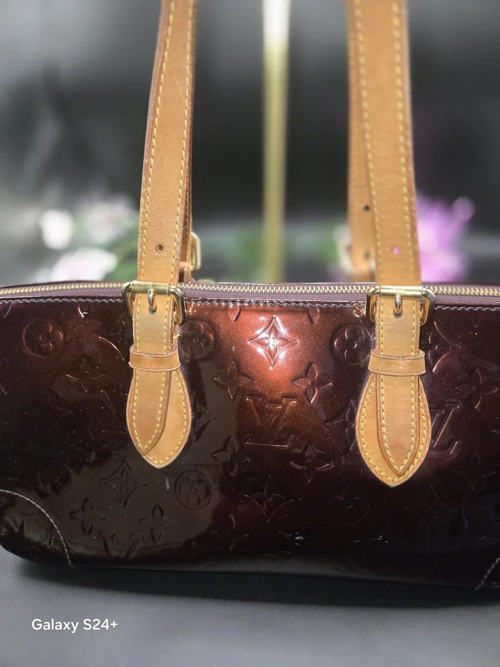 Authentic Louis Vuitton Vernis Reade PM Shoulder Bag – Amarante Monogram Patent