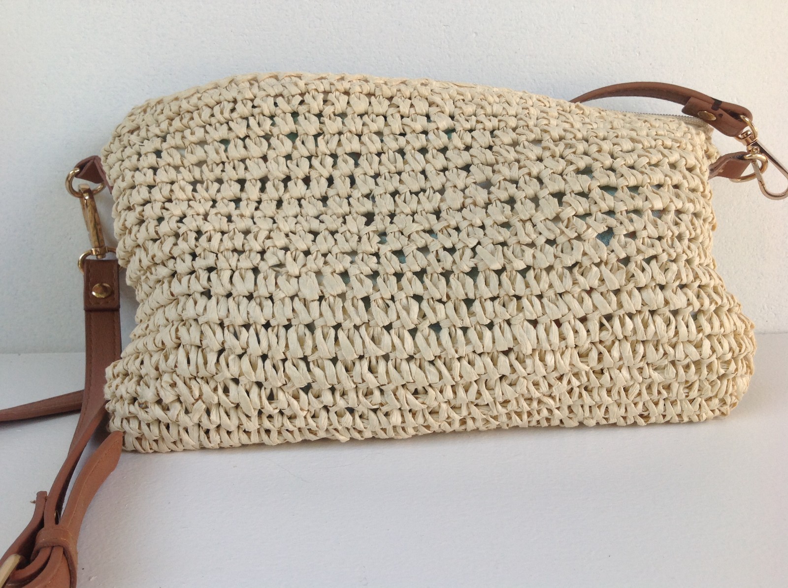 Tropical straw purse/handbag with shoulder strap *missing closing zipper*