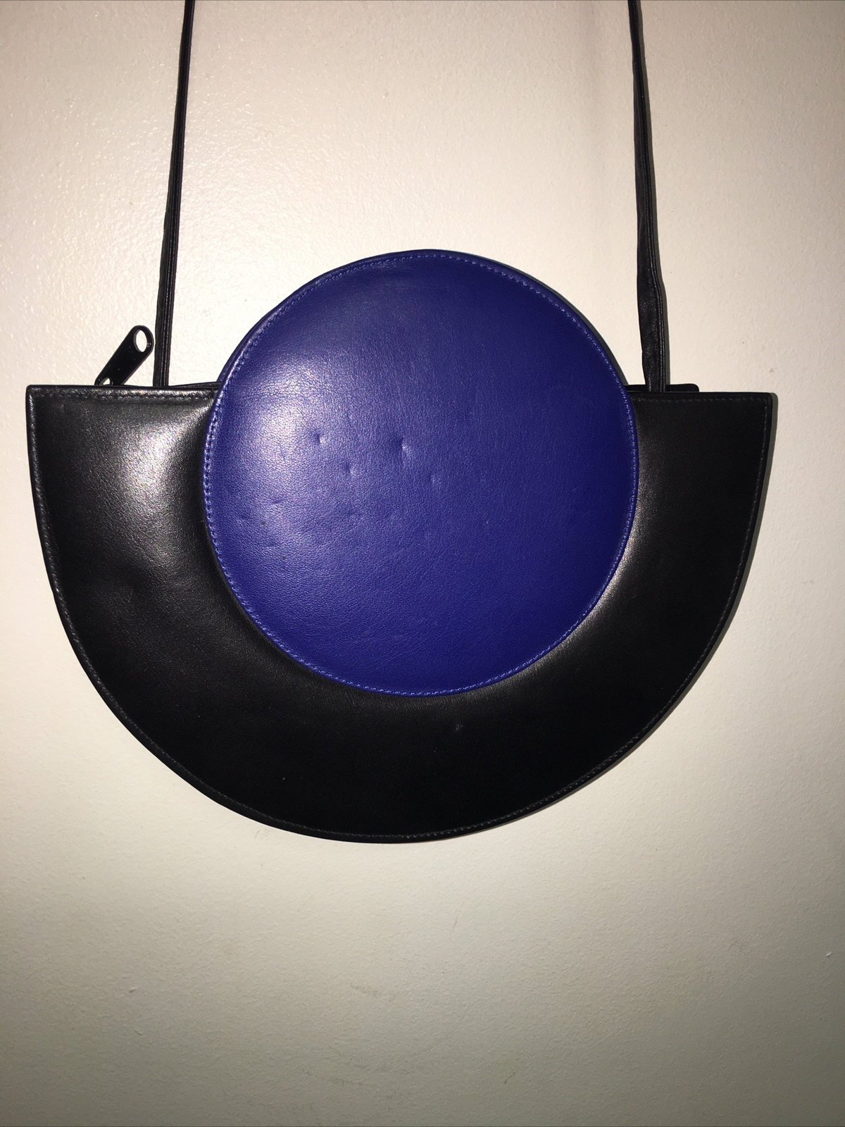Safi Vintage Blue Circle Black Leather half circle crossbody purse zip Size M