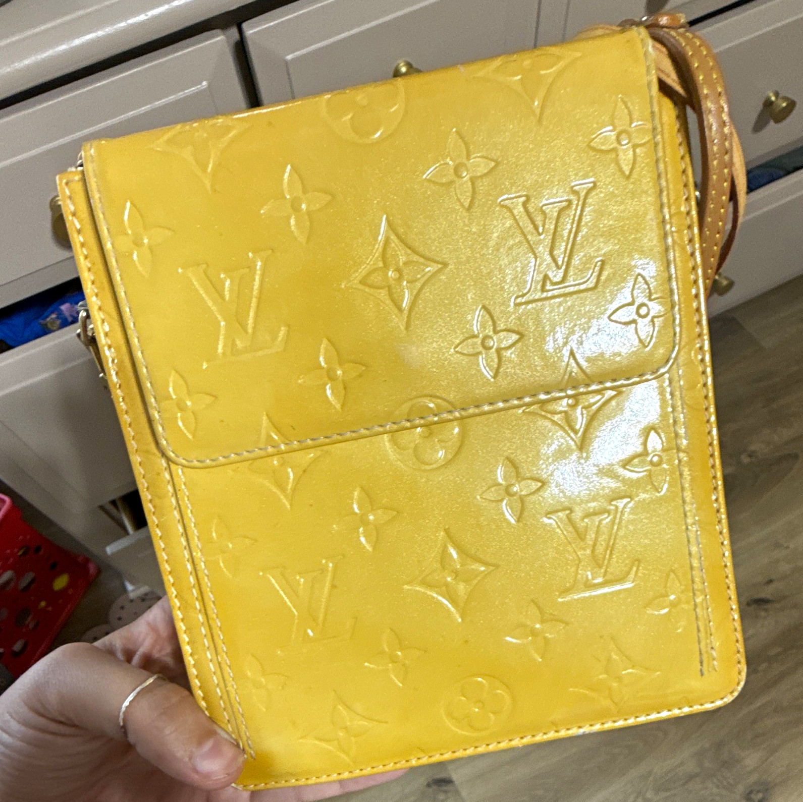 Louis Vuitton Monogram Vernis Yellow Patent Small Crossbody Strap Gold HW
