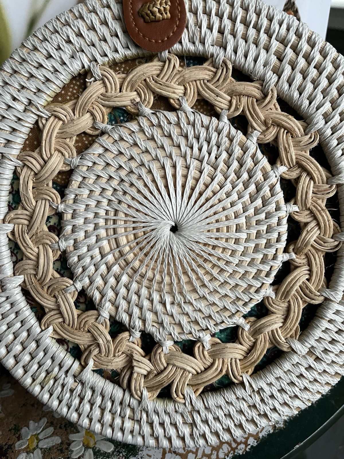 NWT ORIGINAL HANDMADE NATIVE RATTAN CIRCLE BAG FROM BALI INDONESIA, PURSE TASSLE