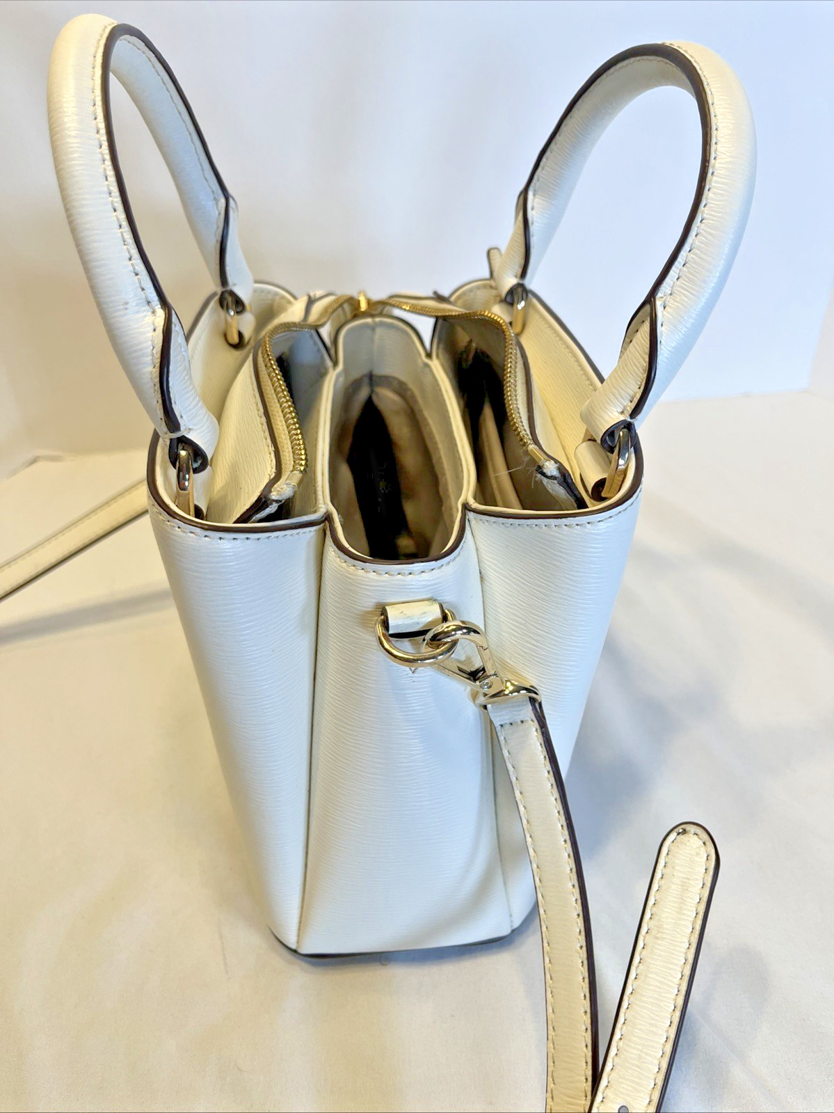 DKNY Ivory Leather Paige Bag Satchel Crossbody Zip Shut 8.5×6 Inch Purse Handbag