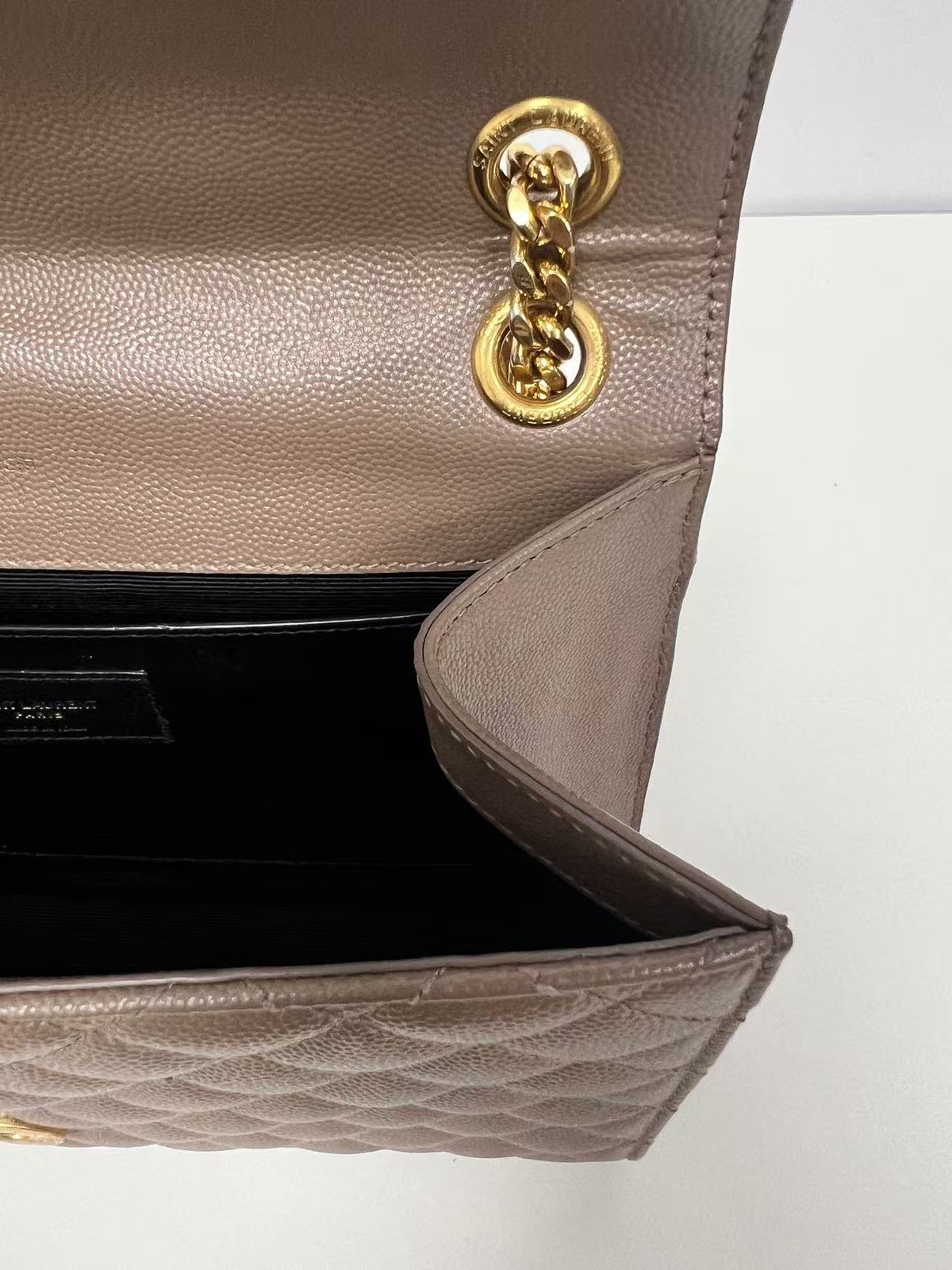 Yves Saint Laurent Taupe Envelope Grain De Poudre Leather Shoulder Bag AUTH