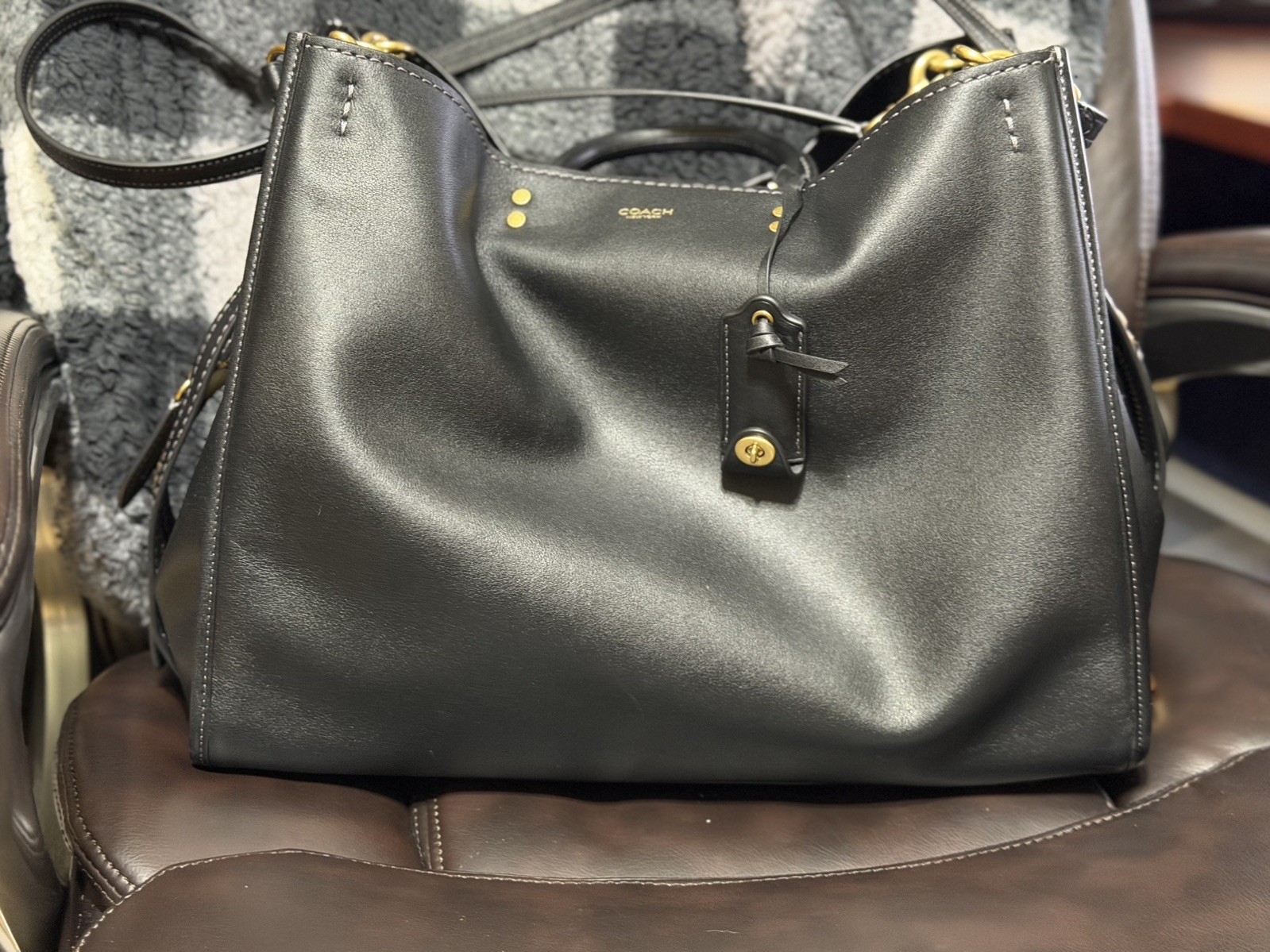 NWT Coach Rogue 40 in Black