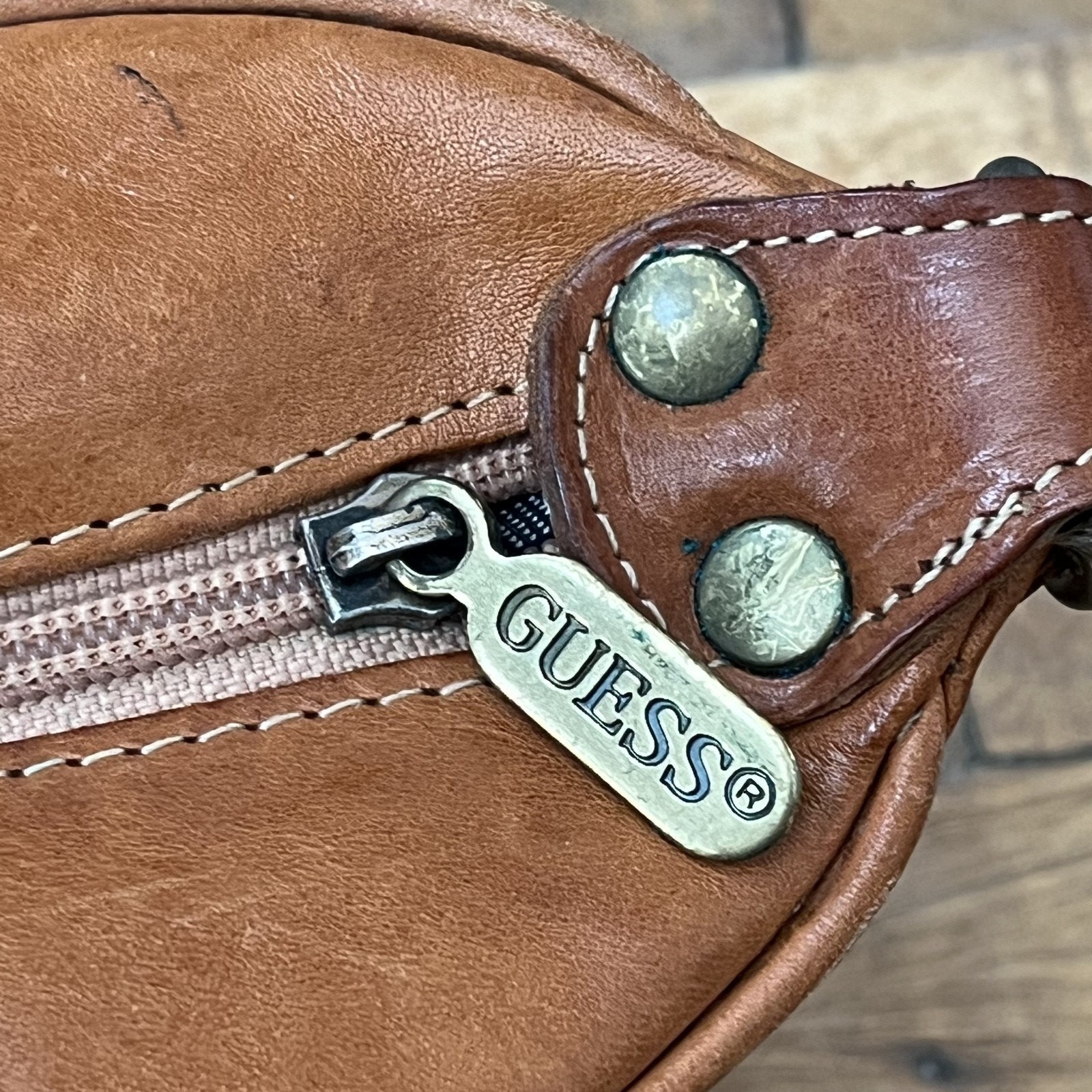 Vintage Authentique Guess Leather Crossbody Bag 5.5 in Embossed Logo