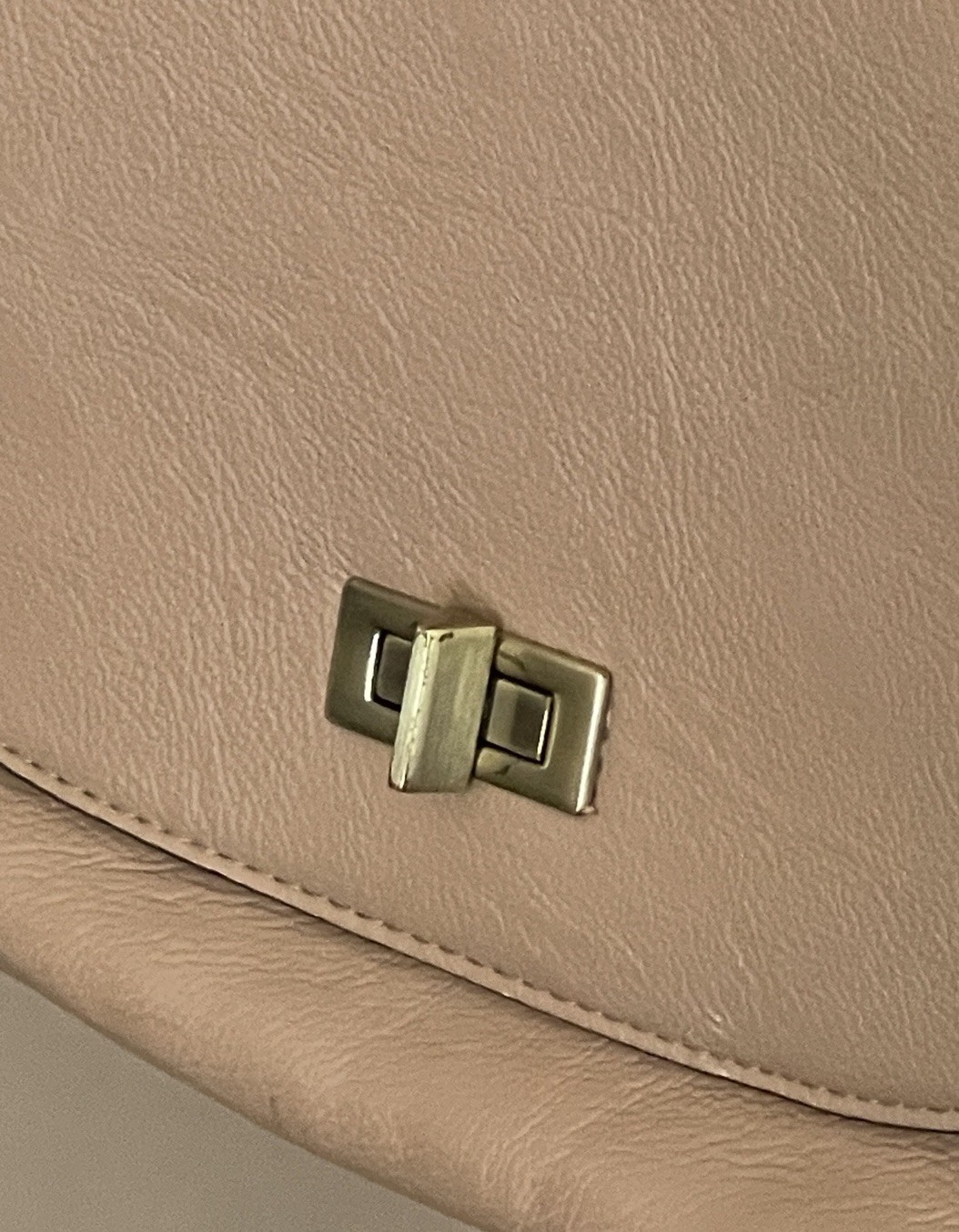 MERONA Beige Faux Leather Satchel Crossbody/Shoulder Bag Handbag Purse Gold-Tone