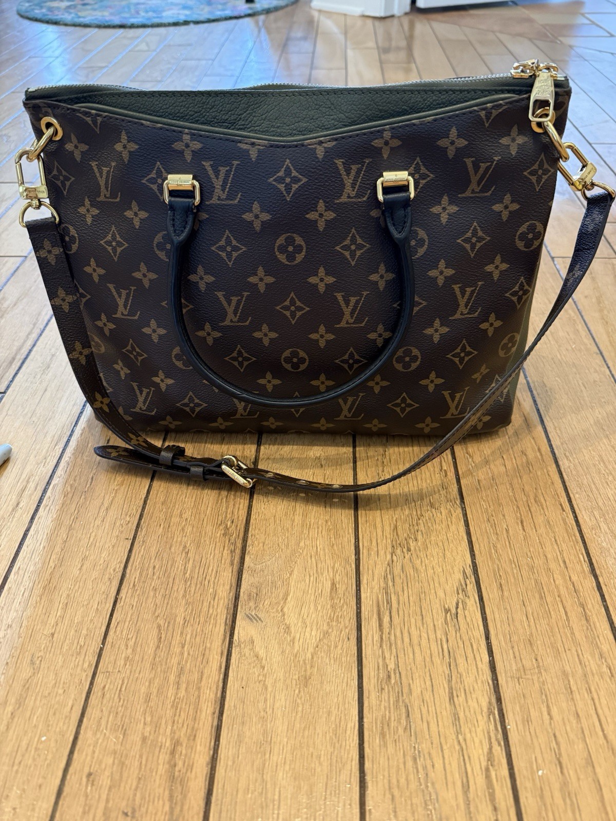 RARE AUTHENTIC Louis Vuitton PALLAS MM Monogram calf leather Olive Green Handbag