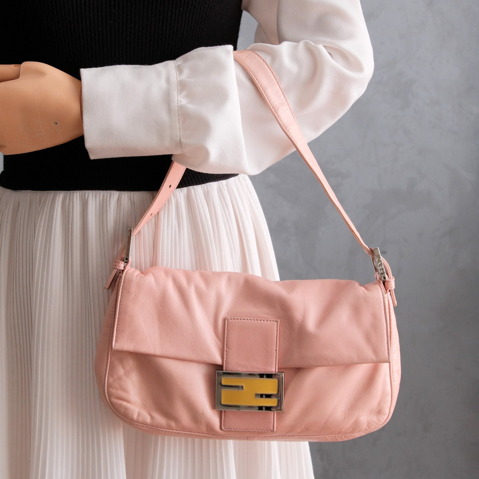 Fendi Mamma Baguette Shoulder Hand Bag Pink Leather *RARE*