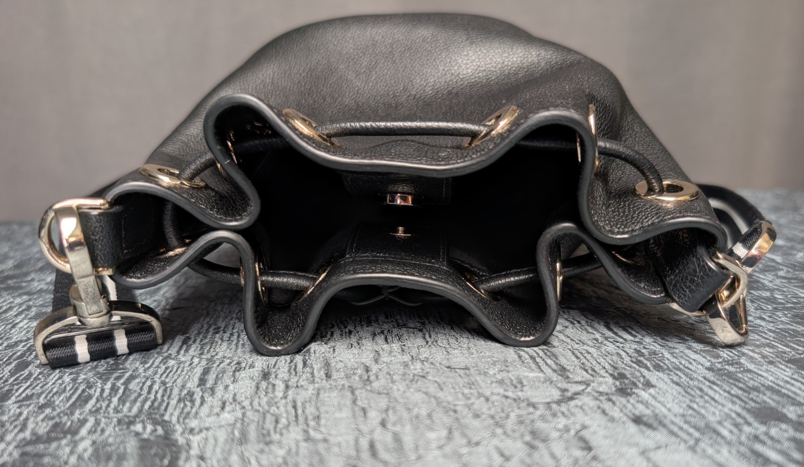 Kate Spade Mainline Rosie Small Bucket Bag Black Pebbled Leather Crossbody KC740