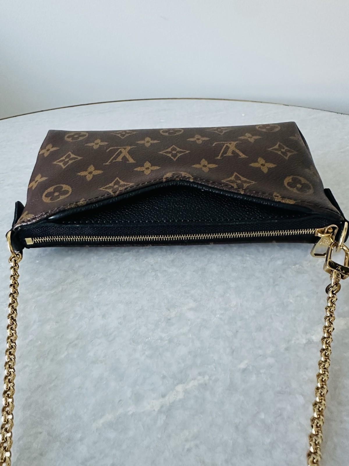 Louis Vuitton Pallas Clutch Monogram Noir | Excellent Condition