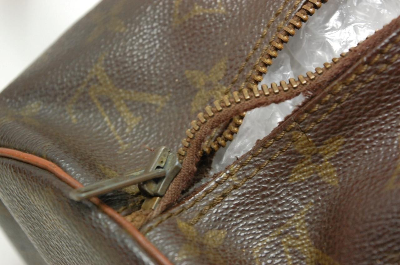 Auth LOUIS VUITTON MONOGRAM PAPILLON 30 HANDBAG PURSE 821 “TORN ZIPPER” 0521a