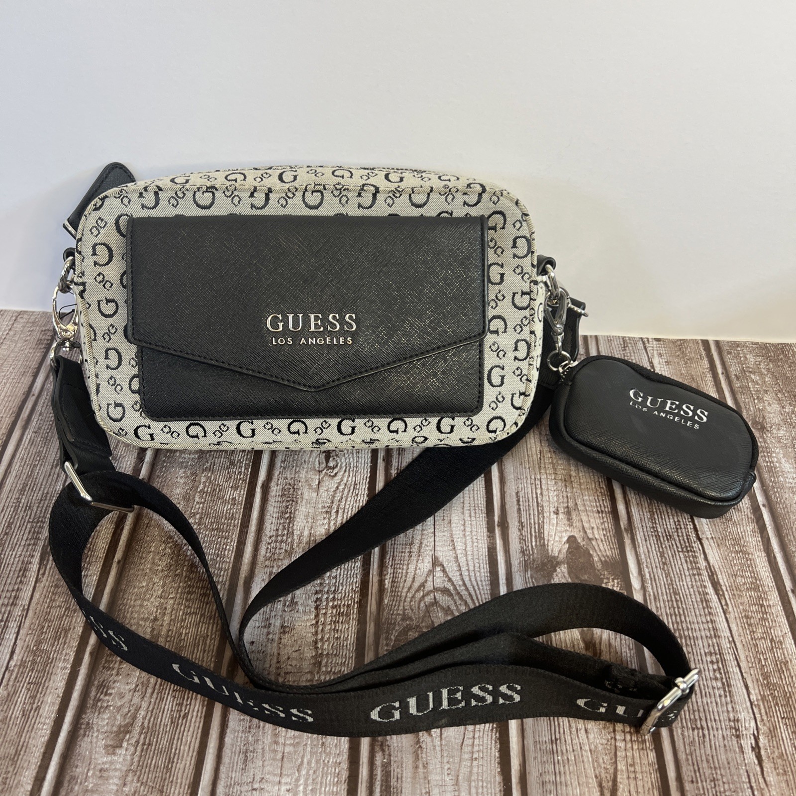 Guess Crossbody Purse NWOT C-605 11242627 BB821813 BLACK GRAY adjustable strap