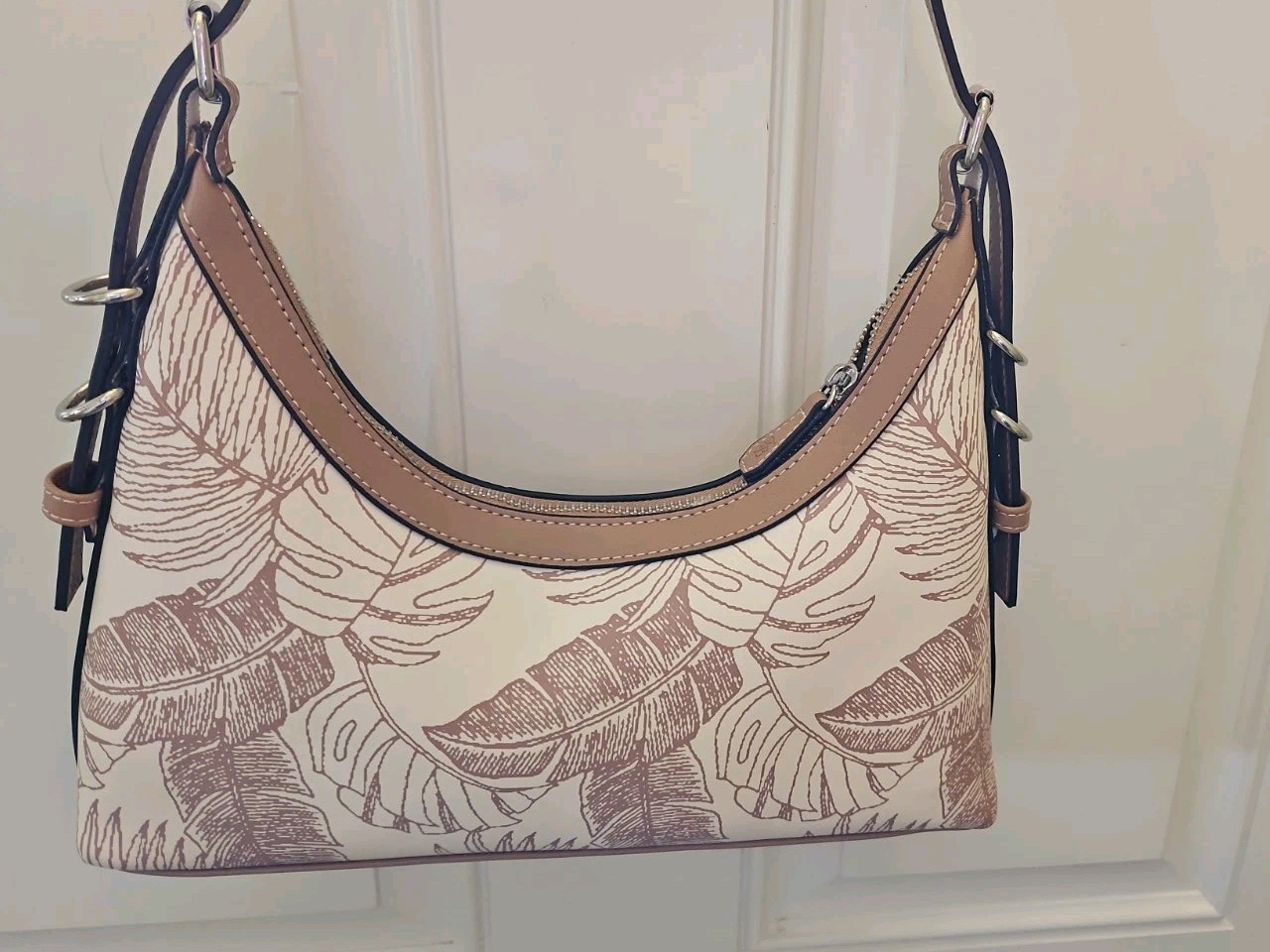 NEW NWT TOMMY BAHAMA TAN HOBO BAG PURSE WITH PALM LEAVES AND PINEAPPLE