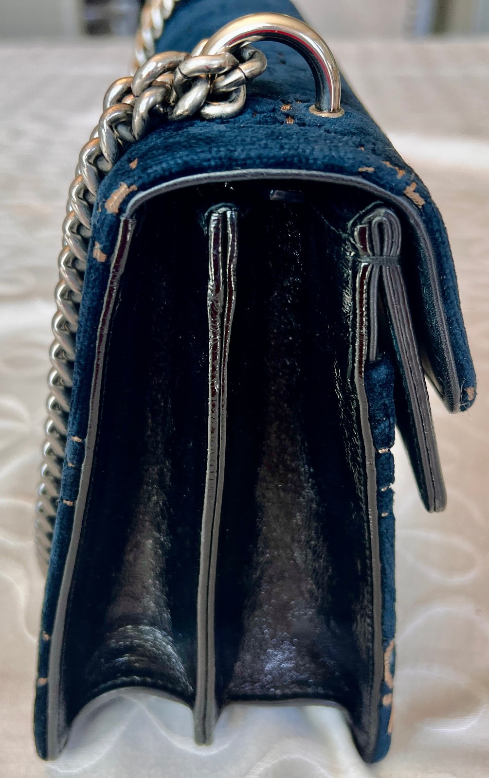 Authentic Gucci Medium GG Velvet Dionysus in Dark Navy Blue. Very good condition