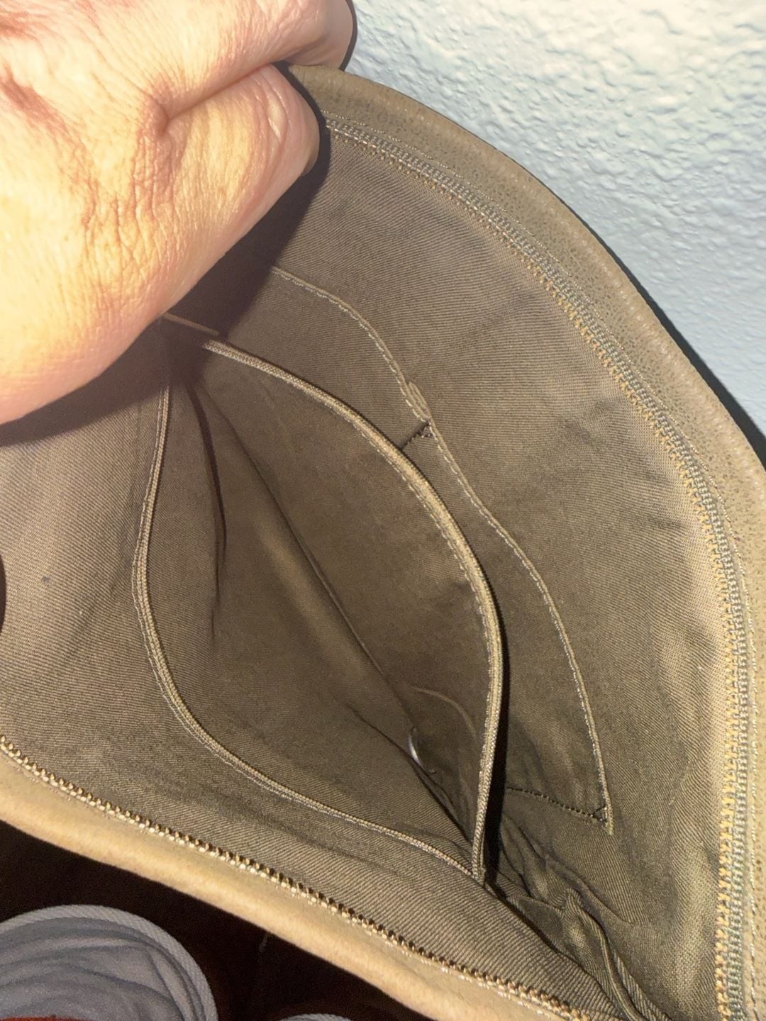 Fossil Piper Leather Expandable Crossbody Bag