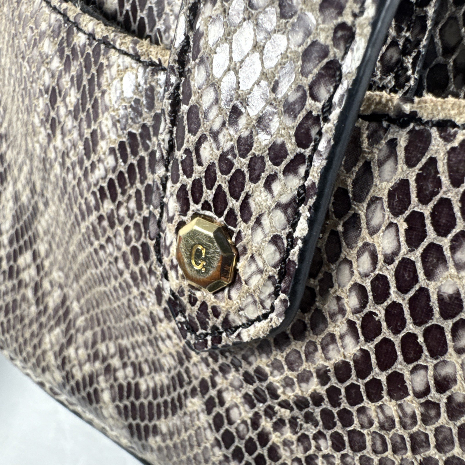 G.I.L.I. GOT IT LOVE IT Snake Embossed Camera Style Crossbody Black Gray Leather