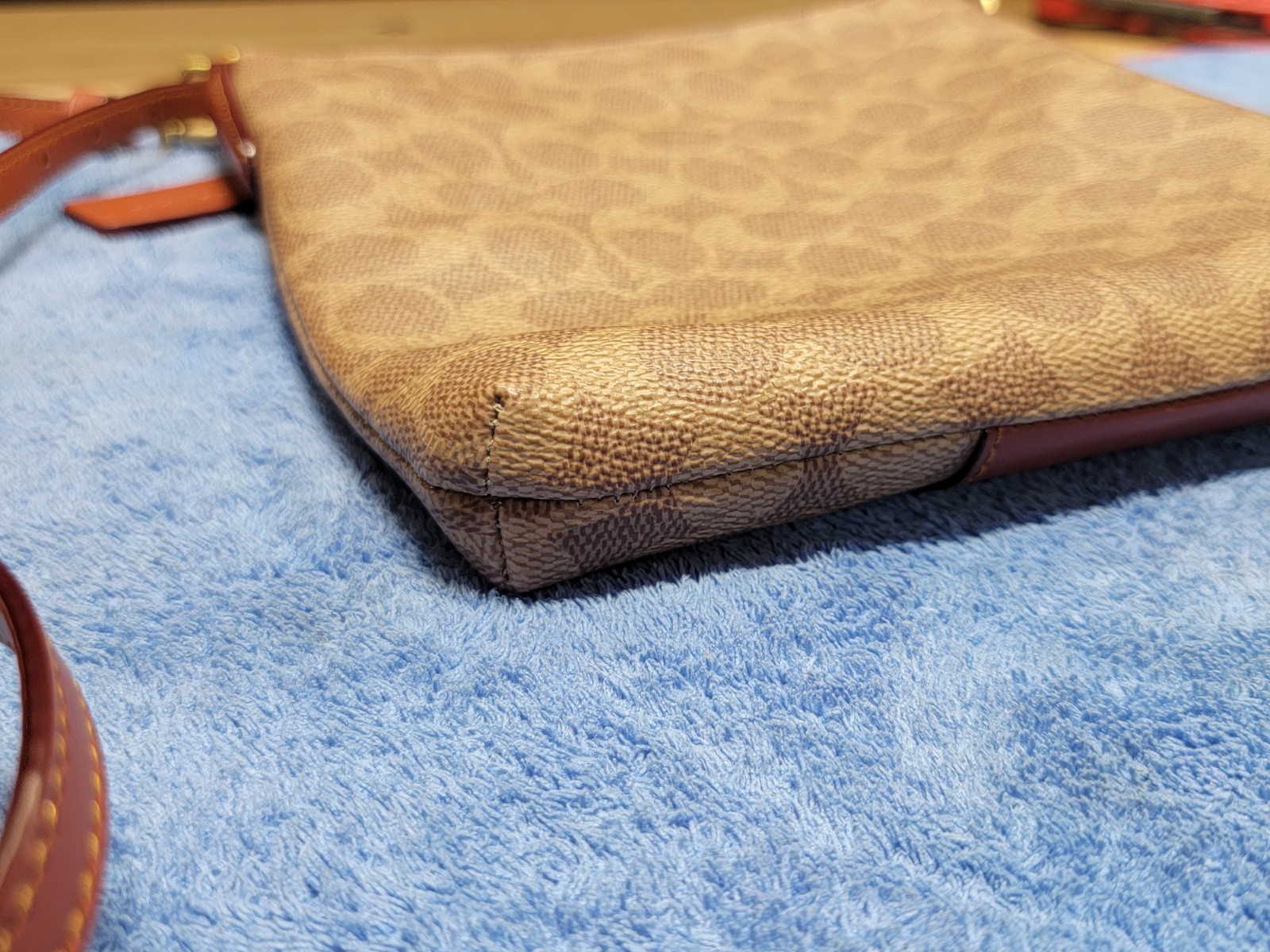 COACH 41321 Kitt Burgundy Colorblock Crossbody Bag Purse Tan Brown Leather