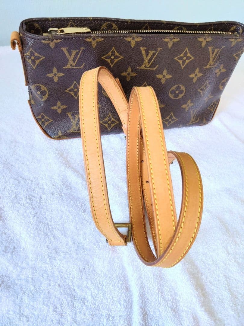 Louis Vuitton Trotteur Monogram Canvas Crossbody Shoulder Bag Brown M51240 Used