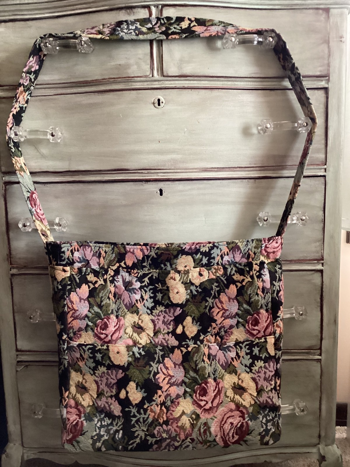 Handbag-Luxurious-Crossbody-15x15x5-Tapestry-Black Floral-Limited Design!